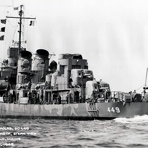 USS_Nicholas_(DD-449)_during_trials_on_28_May_1942_b