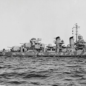 USS_Nicholas_(DD-449)_during_trials_on_28_May_1942_c1
