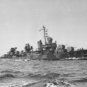 USS_Nicholas_(DD-449)_during_trials_on_28_May_1942_d