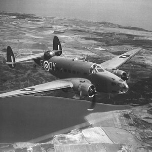 Lockheed Hudson Mk.V, s/n AM863, code OY-E, no. 48 Squadron (1)