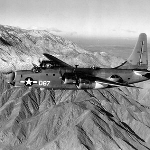 Consolidated PB4Y-2 Privateer D67 in flight, 1945 (1)