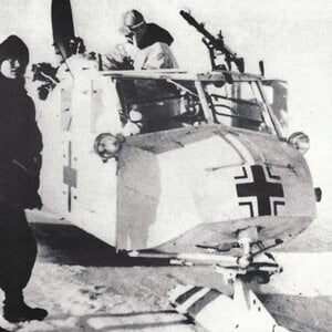 German "Max Henschel" WH/WL aerosan based on the soviet OSGA (NKL)-6, NKL 16/37 aerosledge (6)