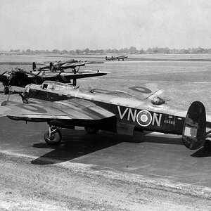 Avro Lancaster B Mk.I,  R5689, VN-N of the no.50 Sqn, RAF Swinderby, Lincolnshire, 1942 (5)