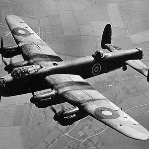Avro Lancaster B Mk.I,  R5689, VN-N of the no.50 Sqn, RAF Swinderby, Lincolnshire, 1942 (2)