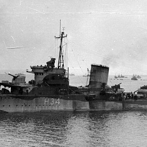 ORP Błyskawica, H34, 1943 (1)