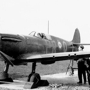 Spitfire Mk.I s/n. R6690, code PR-Q of no. 609 Squadron RAF