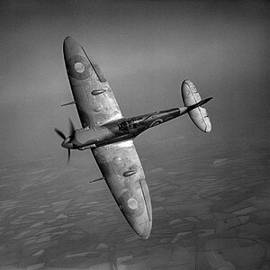 Spitfire Mk.Vb (rebuilt Mk.I) R6923 QJ S of No92 Squadron RAF (3)