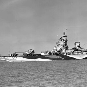 HMS Rodney camouflaged (2)