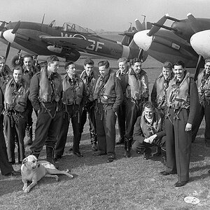 Westland Whirlwind s/n. P7002, code SF-W of no.137 Squadron RAF and the squadron pilots