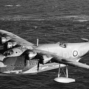 Short Sunderland Mk.I s/n. L2163, code DA-G of No.210 Squadron RAF (2)