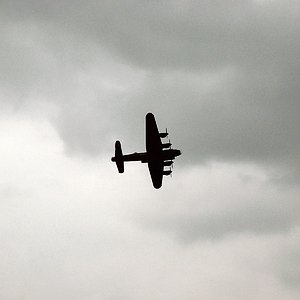 BBMF Lancaster In Flight_2