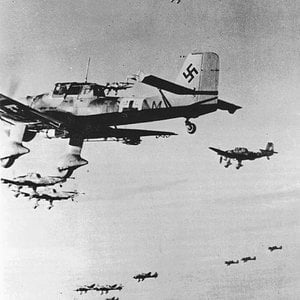 Ju-87 Stuka Formation