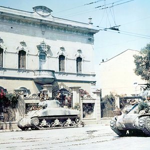 Shermans on the road to Rome