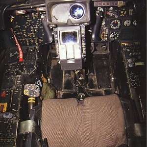 AH-64A_Apache_Gunners_Cockpit