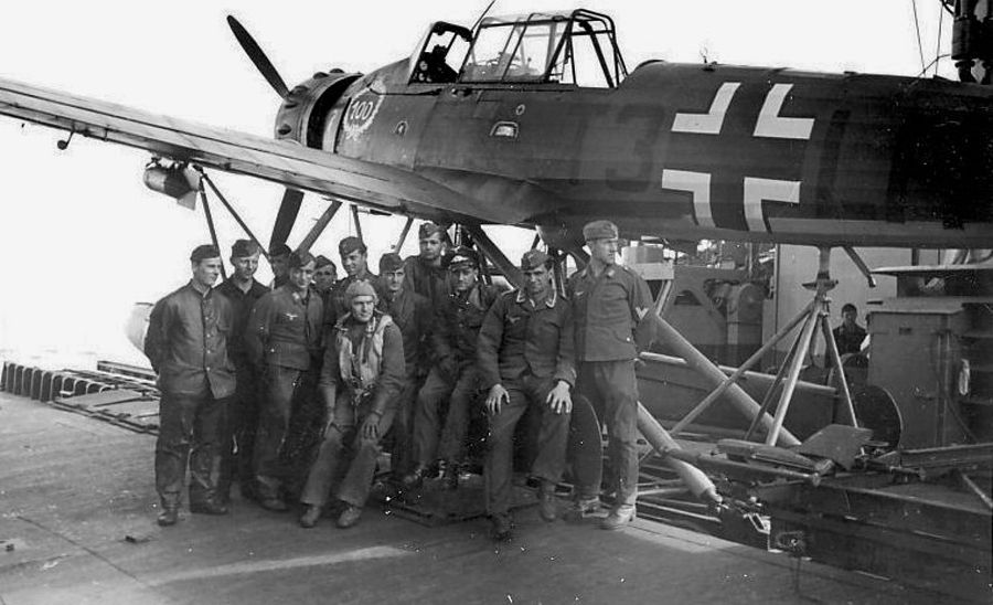 1-Ar-196A-3-3_Bordflieger-Gruppe-196-_T3_LH_-Prinz-Eugen-1941-03