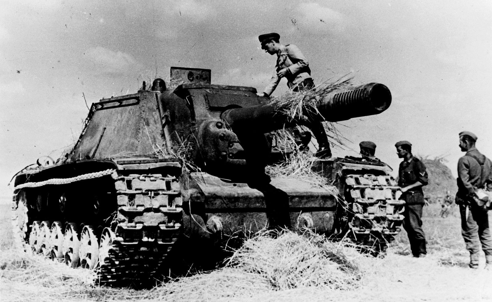 A captured russian SU-152, 1943