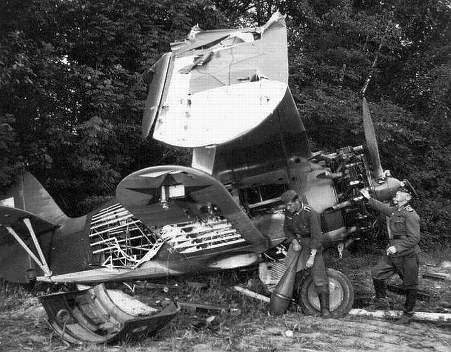 A damaged and captured Polikarpov I-153