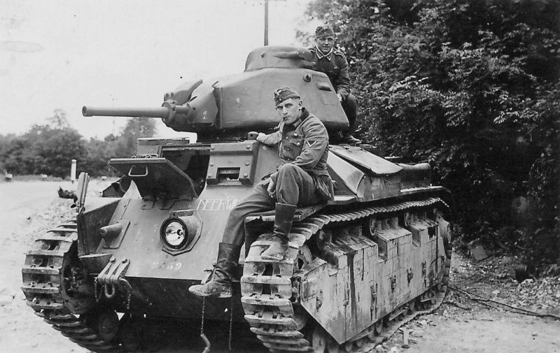 A French infantry tank Renault D2 ( Char D2 ), 1940