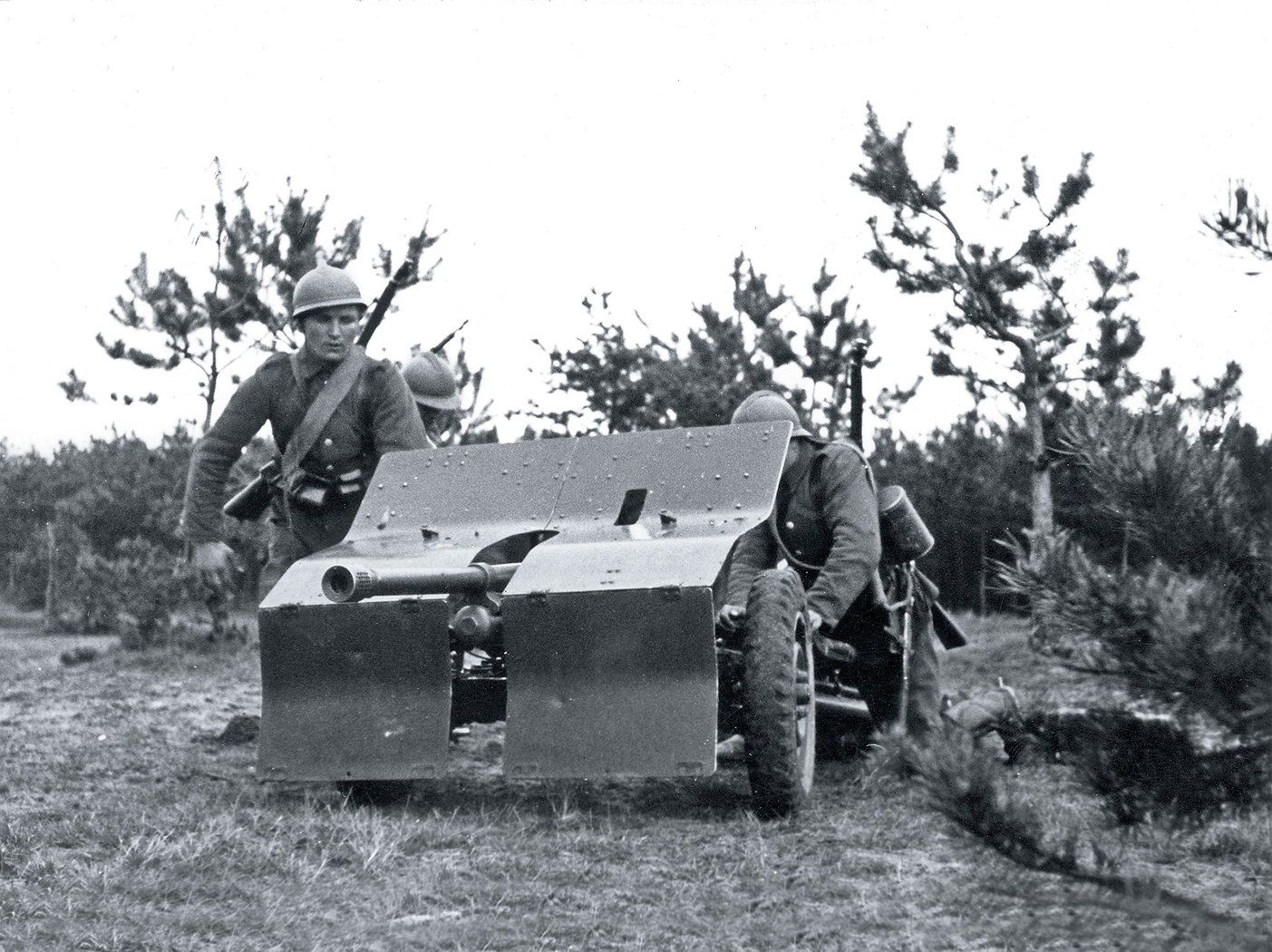 A Polish 37mm antitank gun Bofors wz.36 Aircraft of World War II
