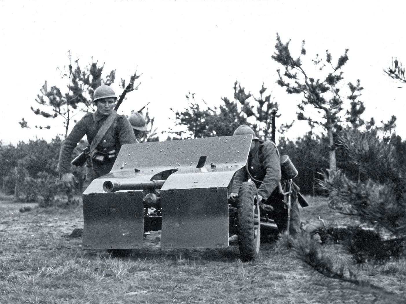 A  Polish 37mm anti-tank gun Bofors wz.36