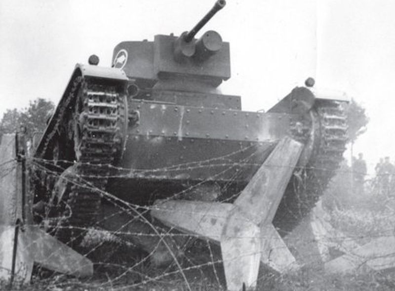 A Polish 7TP light tank,  1938 (3)