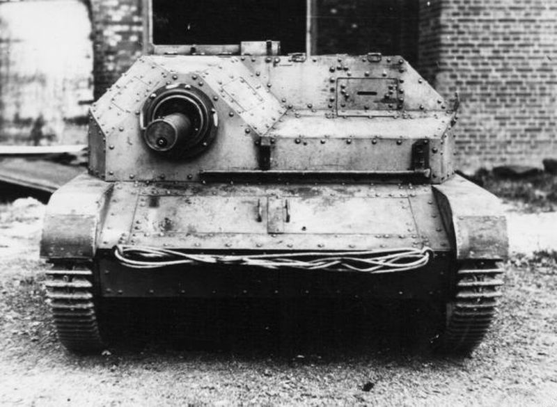 A Polish scout tankette TKS armed with a Browning MG (3)
