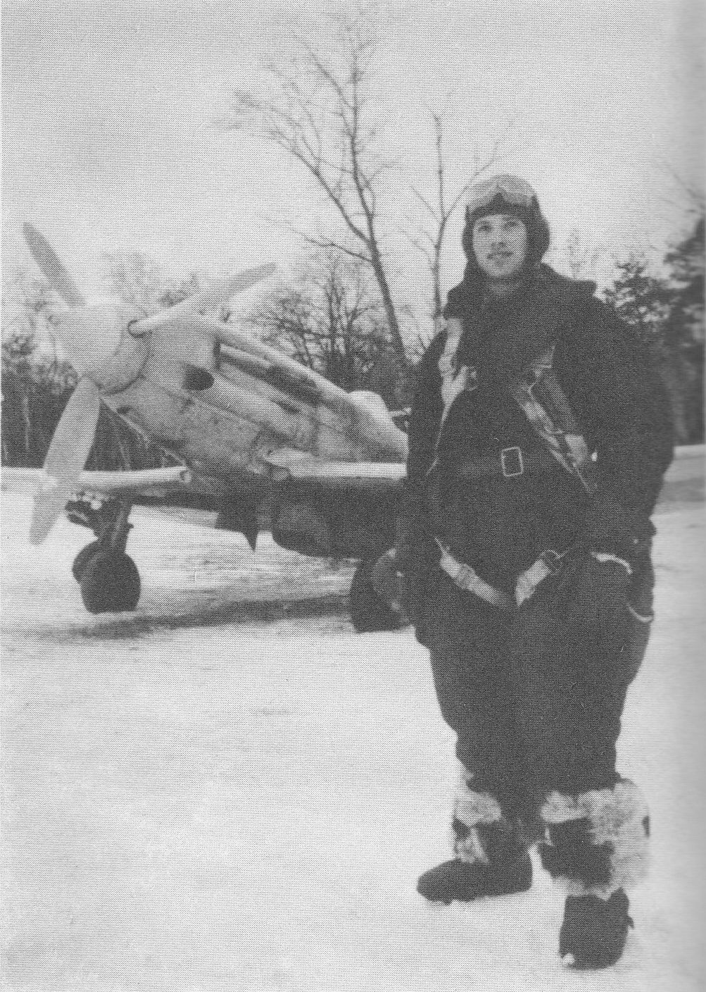 A sovet pilot of a MiG-3, Moscow front, the winter 1941/42
