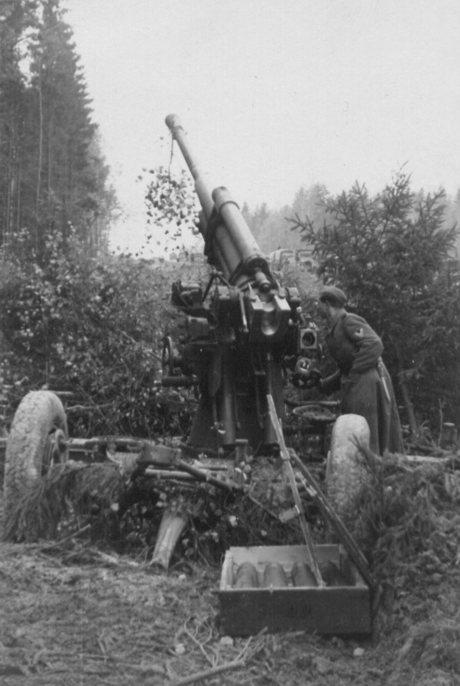 A soviet 85mm 52-K AA gun model 1939, 1941