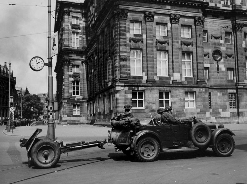 A W-11 Wanderer car, Amsterdam, 1940 (1)