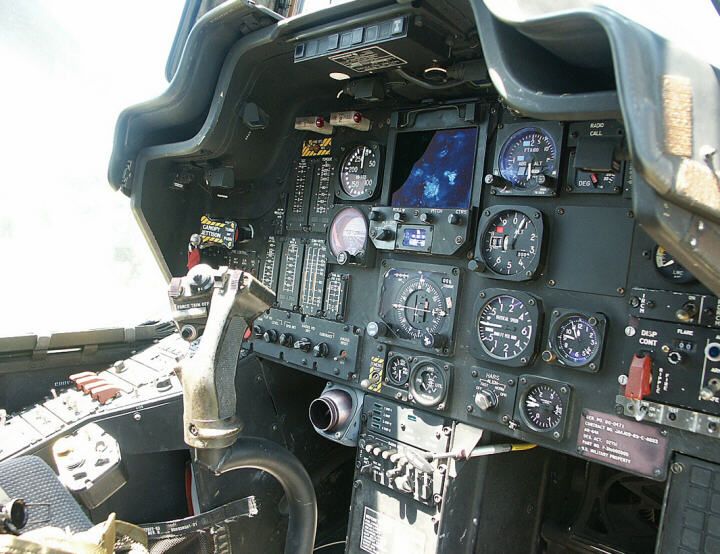 AH-64A_Apache_Pilot_Cockpit_Instruments