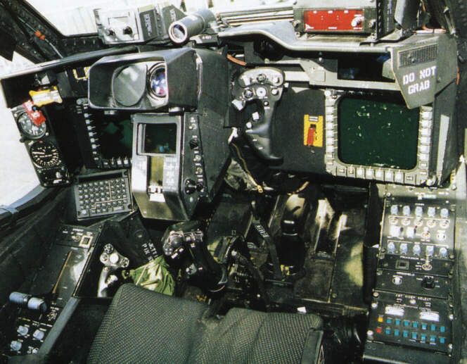 AH-64D_Apache_Longbow_Gunners_Cockpit_Instruments