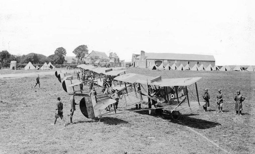 Airco DH.2 of the 32 Squadron RFC at Vert Galand, 1916