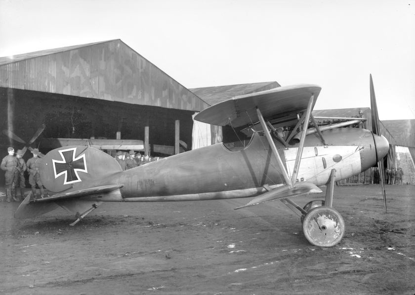Albatros D.V no. D.5390/17,  France, 1917 (1)