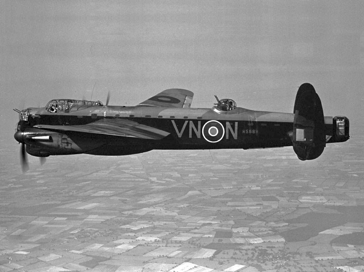 Avro Lancaster B Mk.I,  R5689, VN-N of the no.50 Sqn, RAF Swinderby, Lincolnshire, 1942 (1)