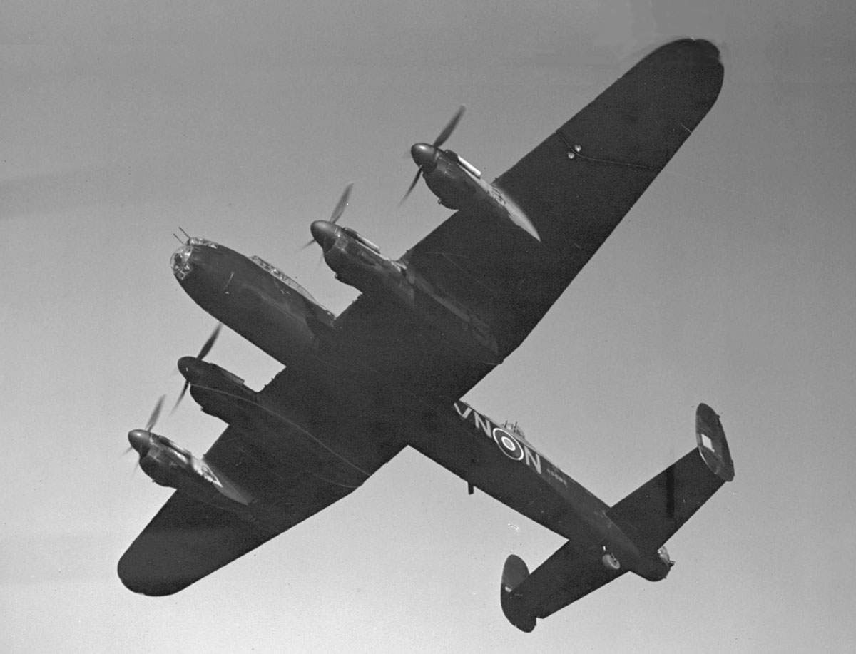 Avro Lancaster B Mk.I,  R5689, VN-N of the no.50 Sqn, RAF Swinderby, Lincolnshire, 1942 (8)