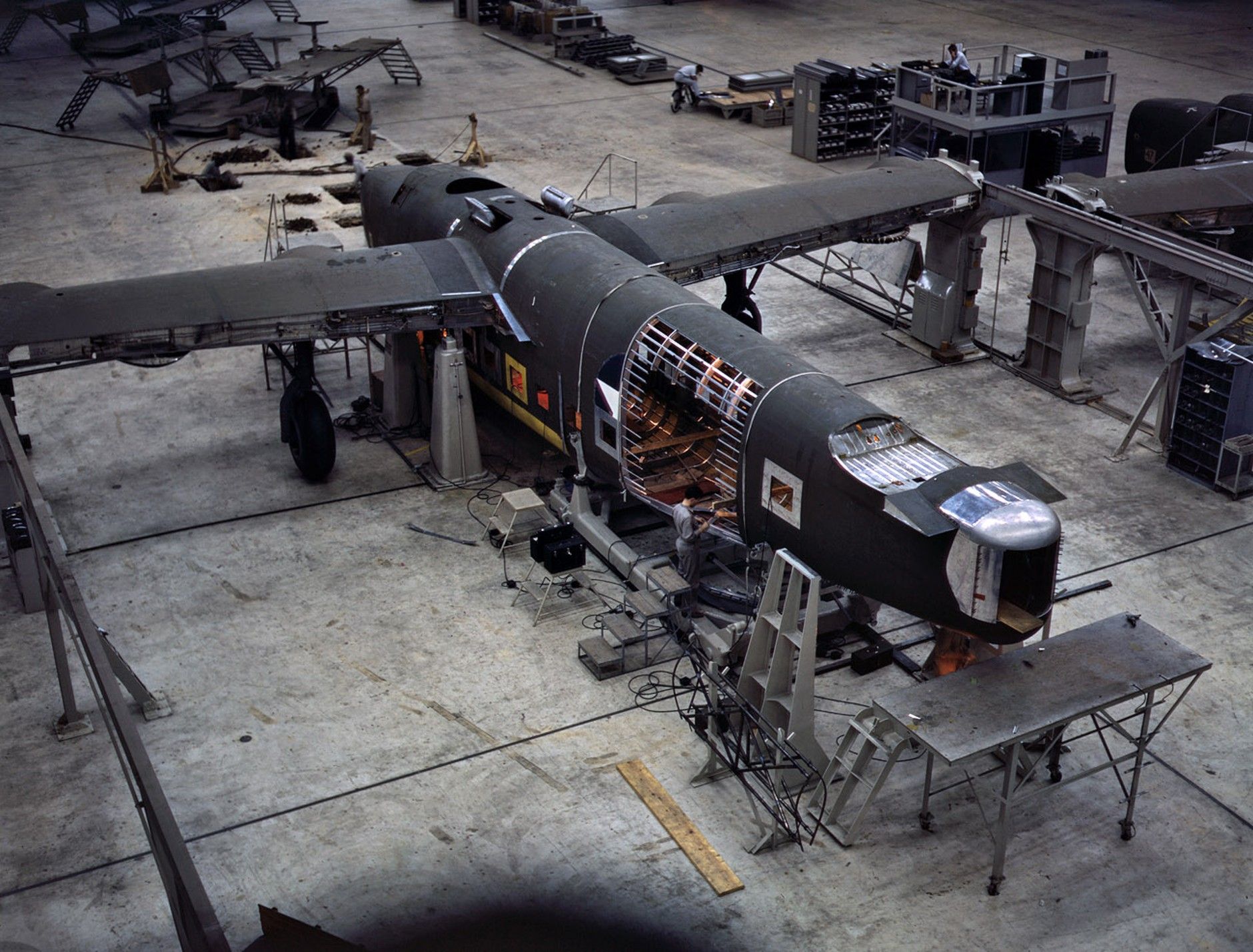 B-24_underCon