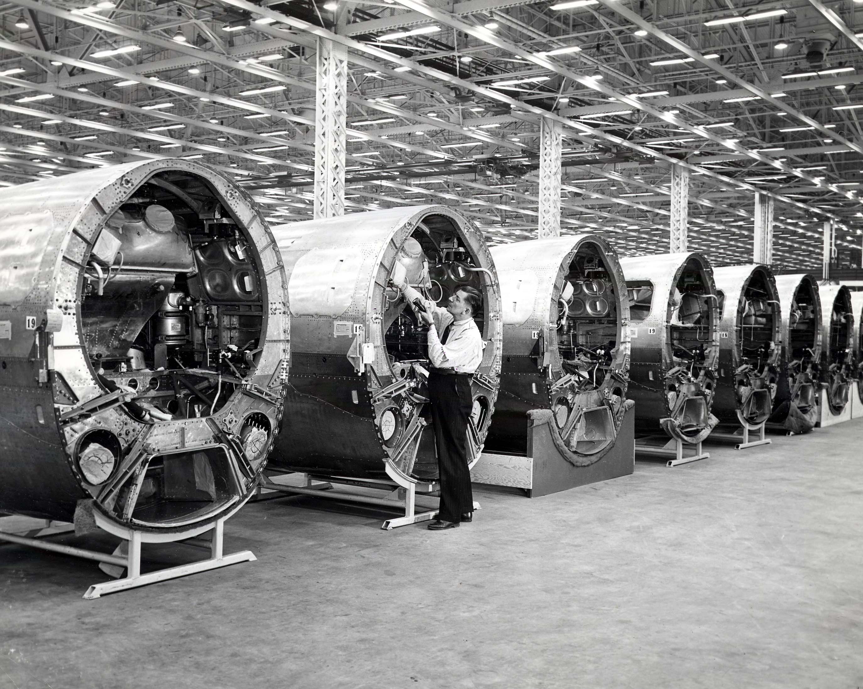 B-29_being_made_5