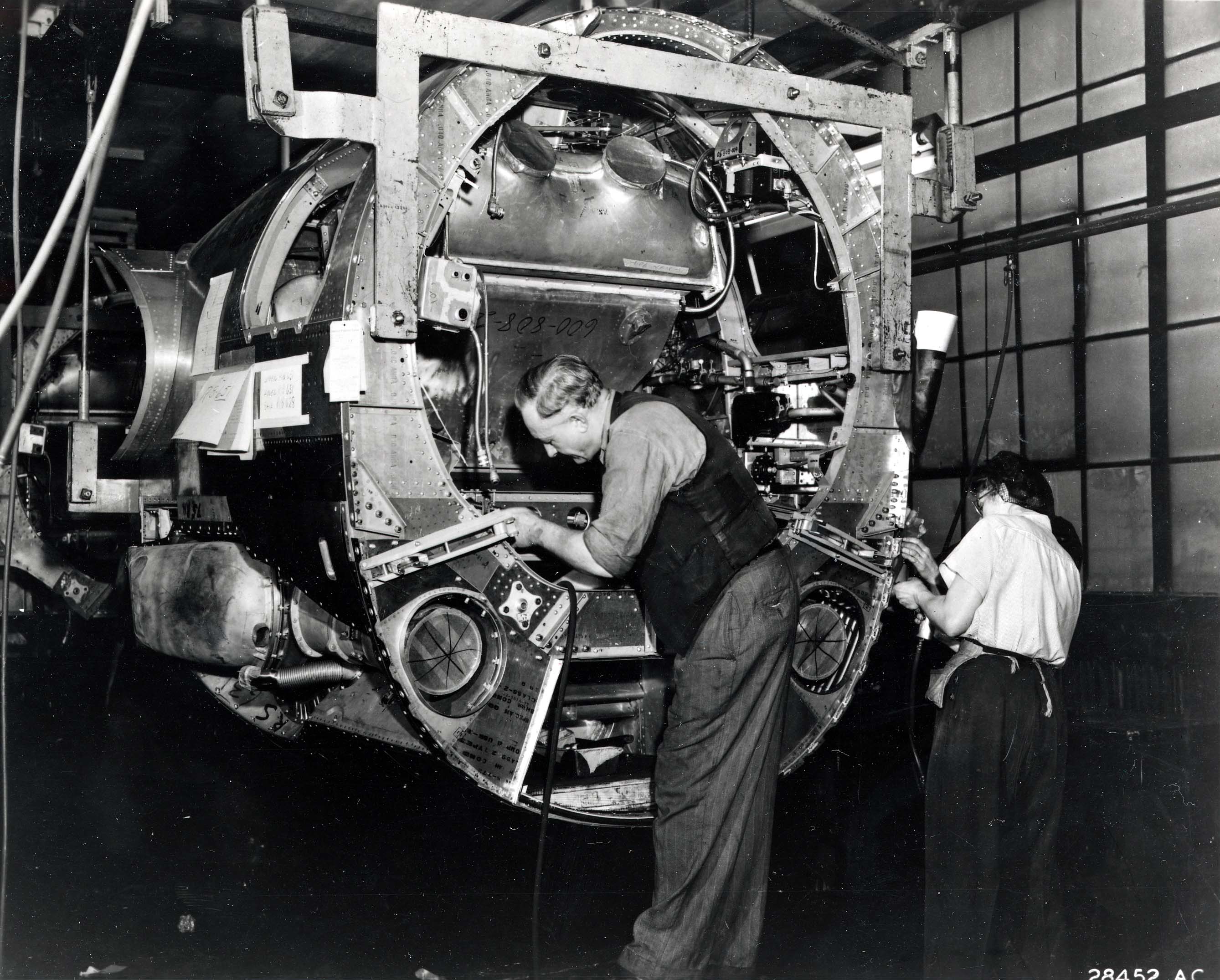 B-29_being_made_6