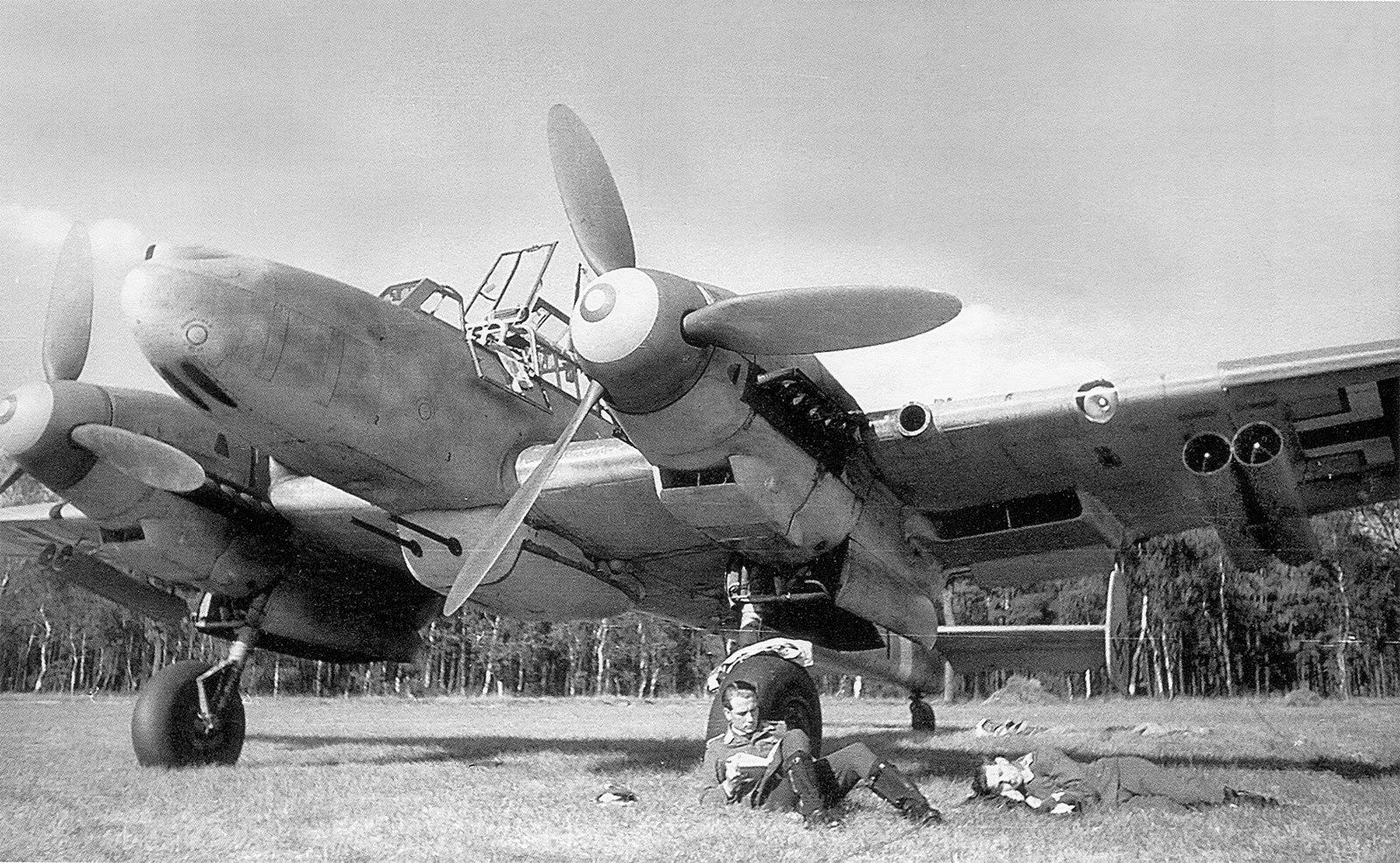 BF-110_fitted_with_Nebelwerfer_mortar_1944