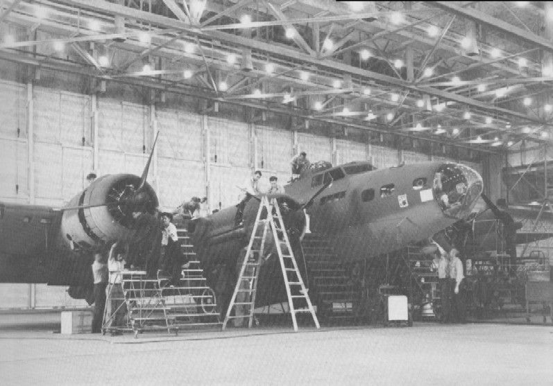 Boeing B-17F-DL Flying Fortress