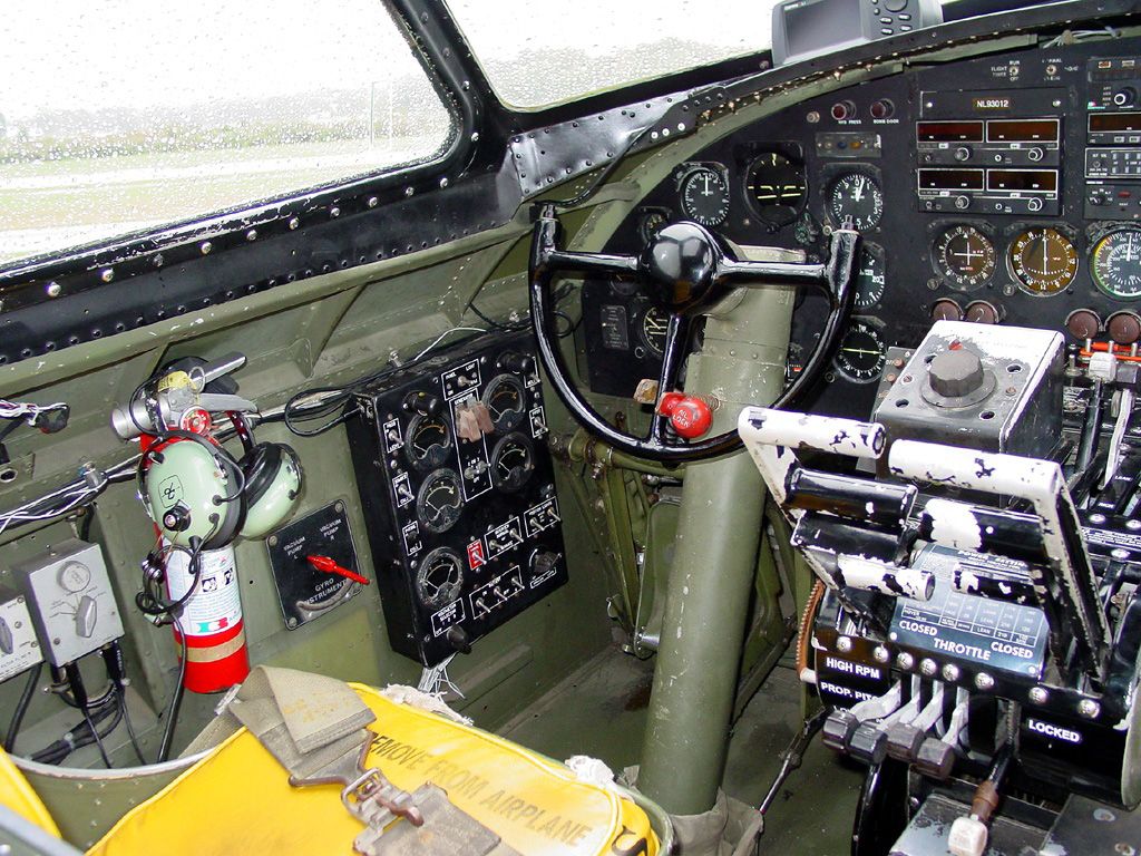 Boeing B-17G Flying Fortress (299P)