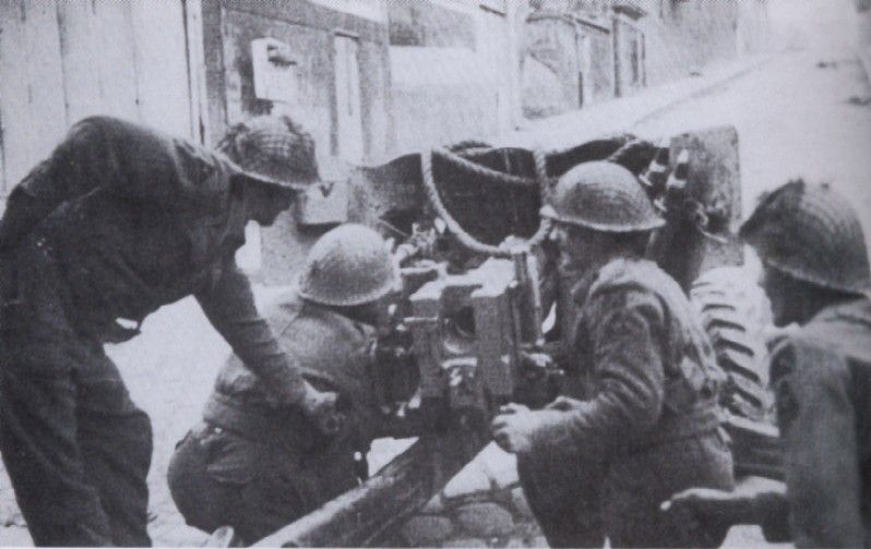 British anti-tank gunners