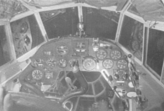 Cant Z.1018 Cockpit