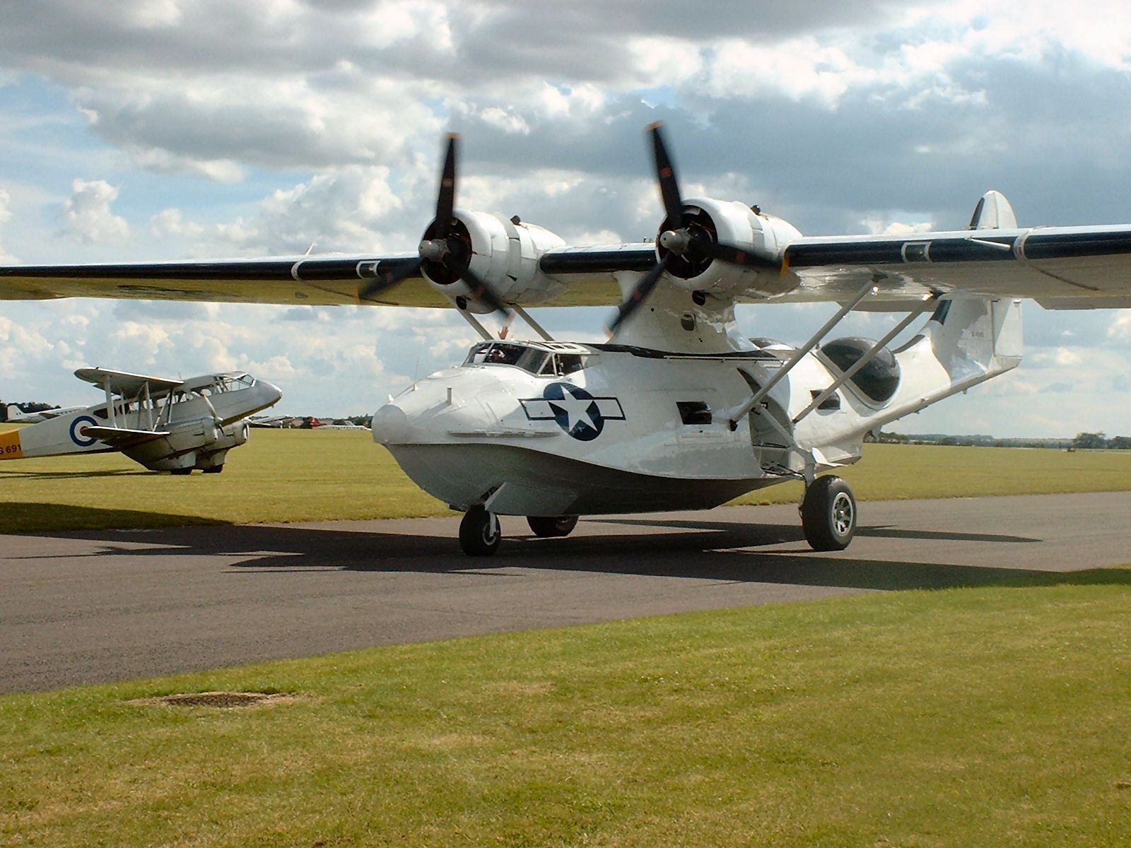 catalina_taxying_in_col