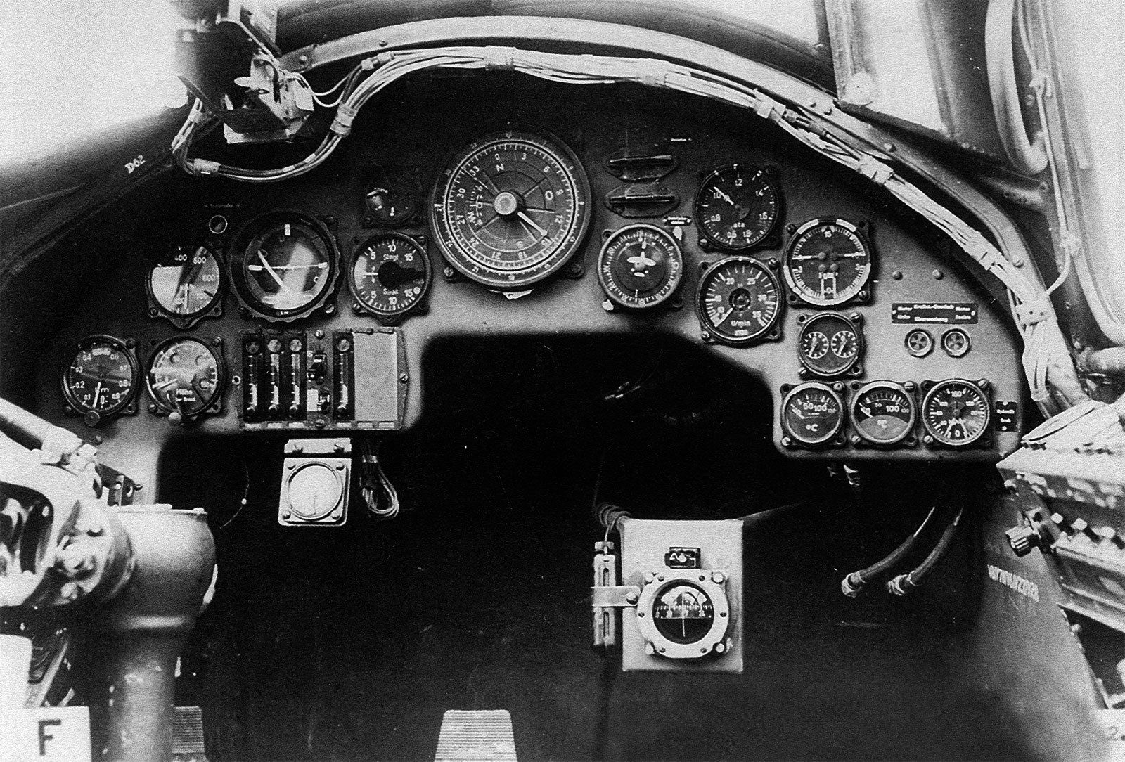 Cockpit_a_Junkers_Ju-88_G-1