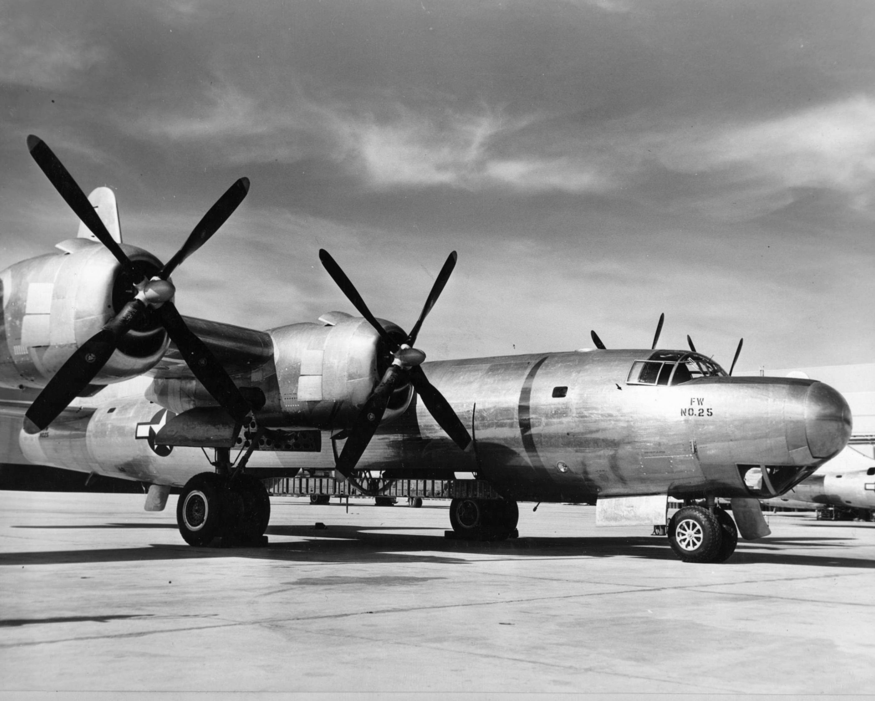 Convair_B-32_Dominator_at_Hickham_field_Hawaii_1945_