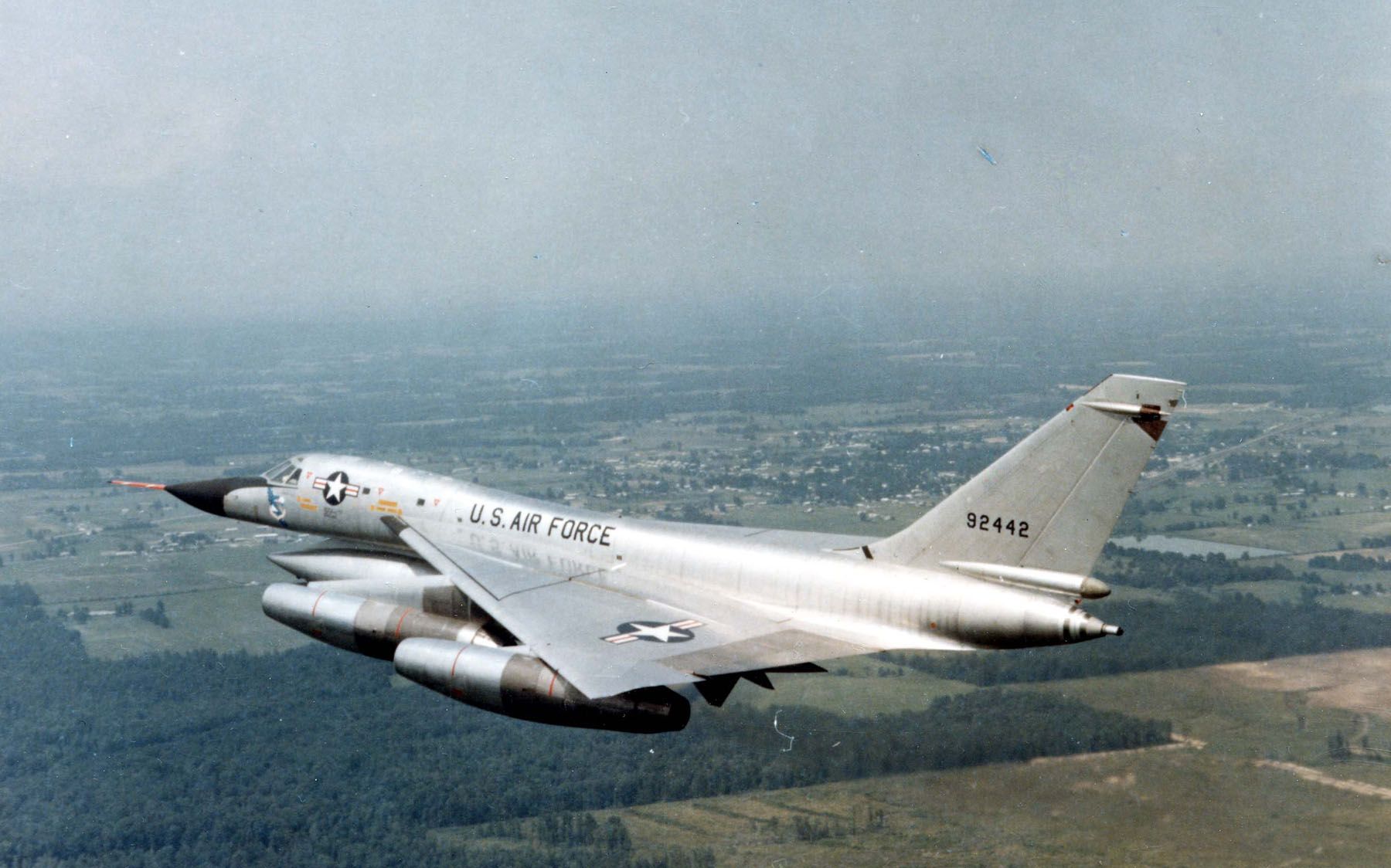 Convair_B-58A_Hustler_in_flight_SN_59-2442_Photo_taken_on_June_29_1967