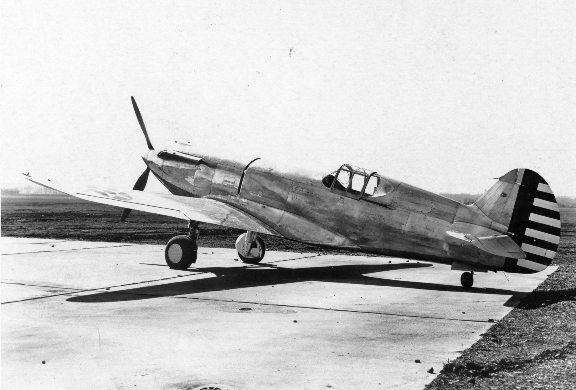 Curtiss_YP-37
