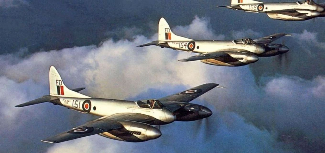 De Havilland DH-103 Hornet in colour (2)