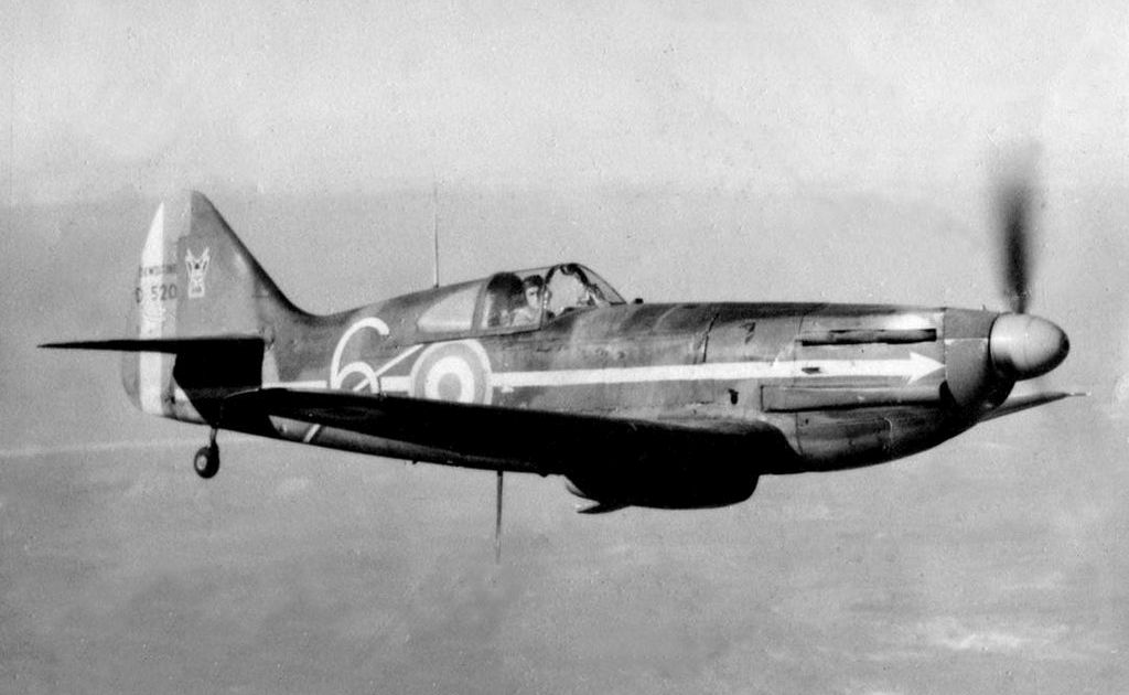 WWII DEWOITINE D.520 No.277 GCIII/6 avion 1/72 fini Aircraft Easy model 